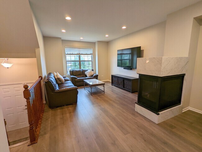 Foto del edificio - 2807 Blakely Ln