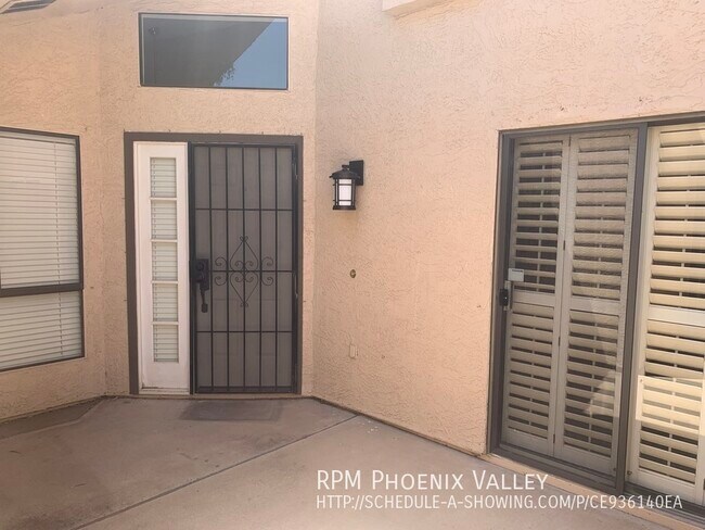 Building Photo - 2 Bed/2 Bath Moon Valley Townhome Granite ...