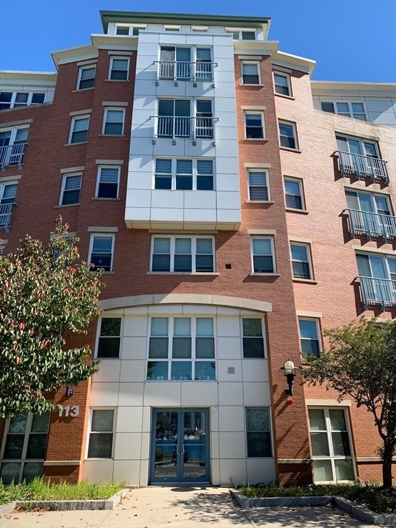 Building Photo - 112 Sumner St