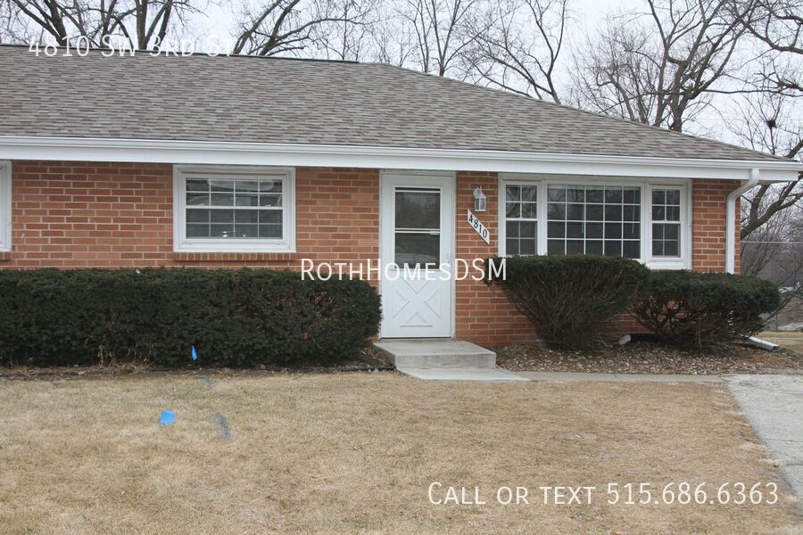 Primary Photo - 2 Bedroom 1 Bath Duplex with egress window...