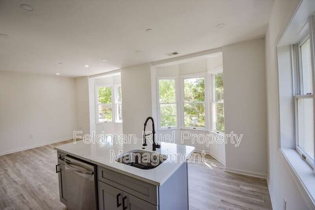 Building Photo - 5305 Dana Pl NW