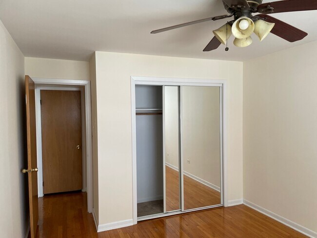 Foto del edificio - 4840 N Linder Ave