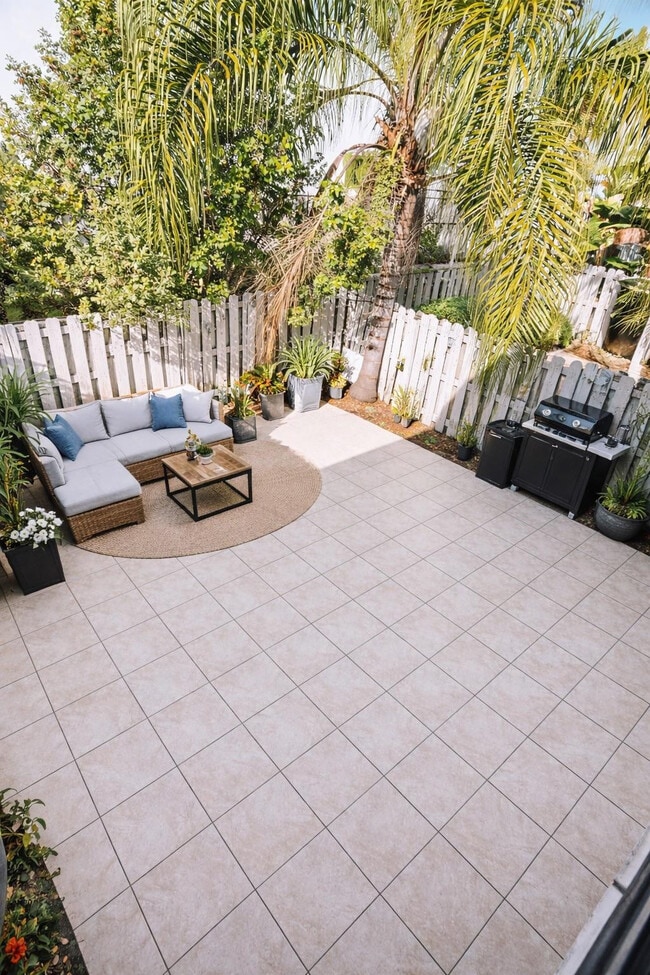 Building Photo - 793 NE 206th St