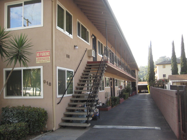 Foto del edificio - 918 E Acacia Ave