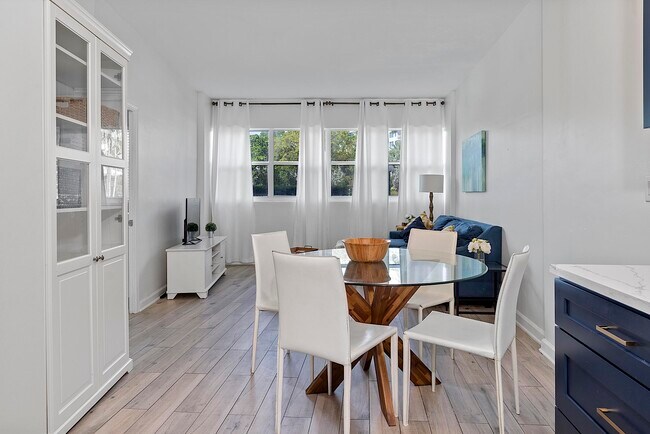 Foto del edificio - 3250 NE 28th St