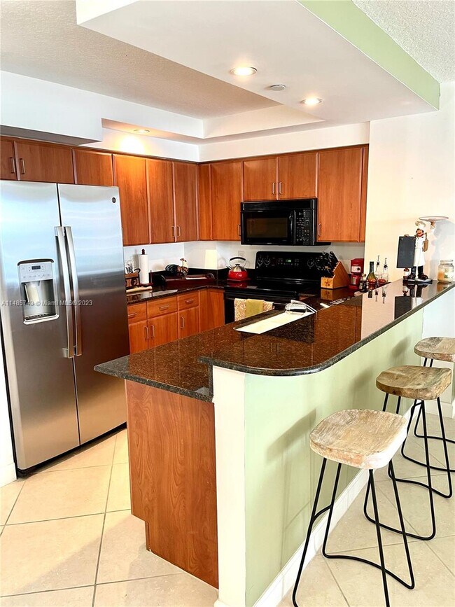 Foto del edificio - 6917 Collins Ave