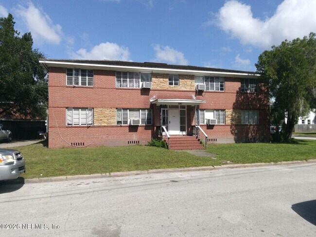 Foto del edificio - 3161 Belden Cir