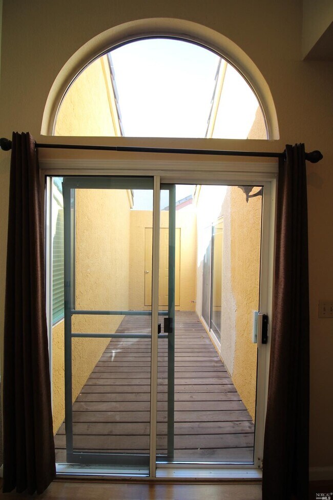 Foto del edificio - 900 Bluewater Dr