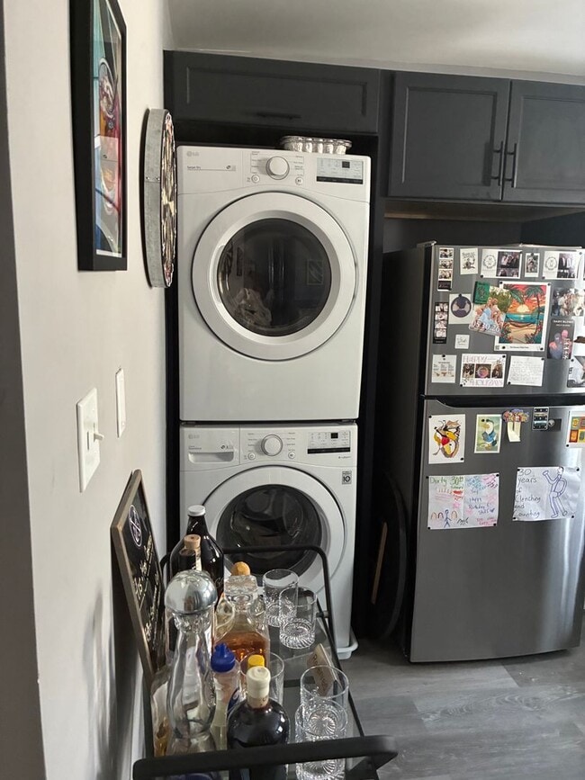 Building Photo - Great 2 Bed 2 Bath with GREAT Location!