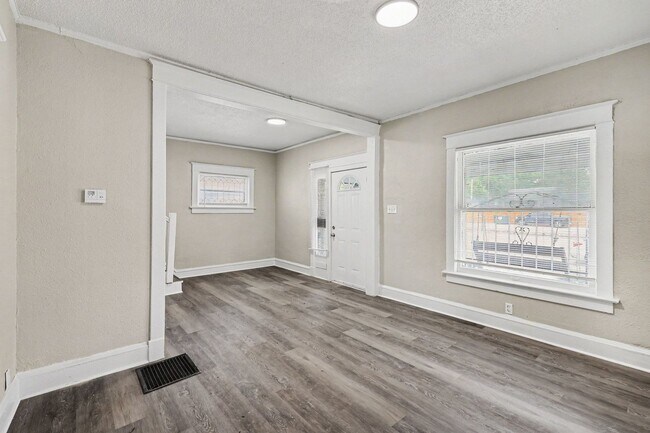 Foto del edificio - 3205 E 31st St