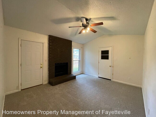 Building Photo - 3 br, 2 bath House - 3333 Red Fox Rd