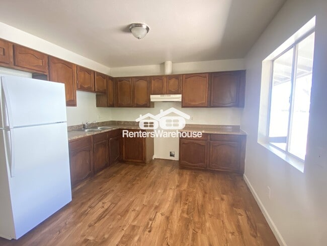 Foto del edificio - 325 S Pioneer