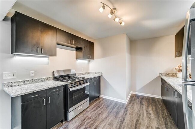 Foto del edificio - 4652 Old Cowan Rd