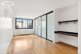 Building Photo - 347 W 57th St