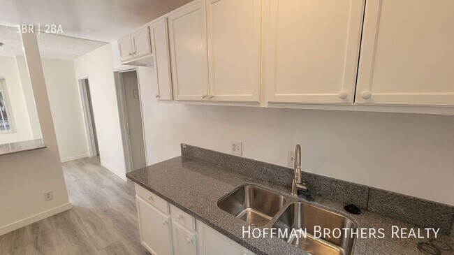 Foto del edificio - 13113 Oxnard St