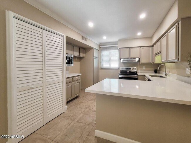 Foto del edificio - 810 E Colter St