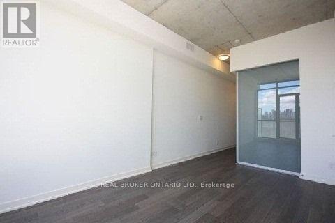 Photo du bâtiment - 8 Gladstone Ave