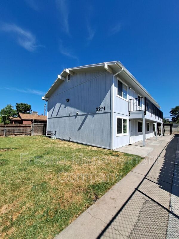 Building Photo - 3271 E. Tyler Ave
