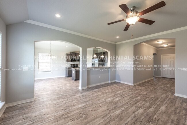 Building Photo - 4505 W Divide Dr