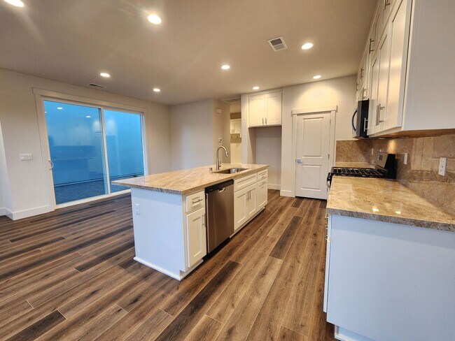 Foto del edificio - Brand New Home for Lease in Carson City