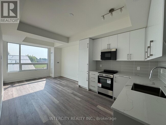 Building Photo - 2075-2075 King Rd