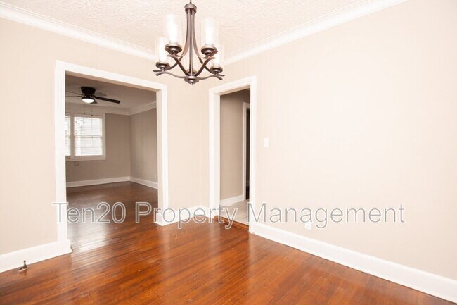 Foto del edificio - 3909 Crestview Dr