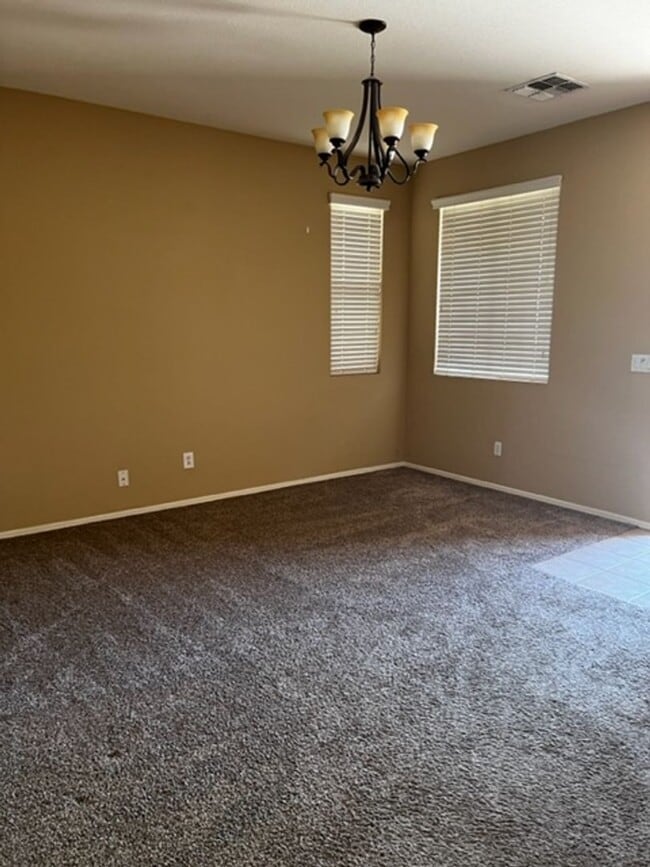 Foto del edificio - 4 BEDROOM HOME IN POWER RANCH