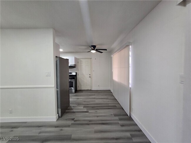 Foto del edificio - 3410 S Myrtle Ave