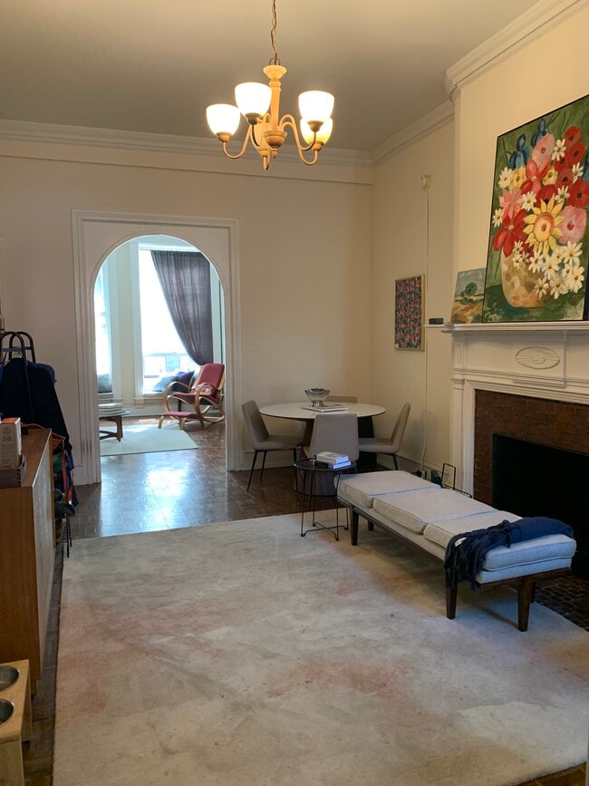 Middle Room - 2019 Locust St