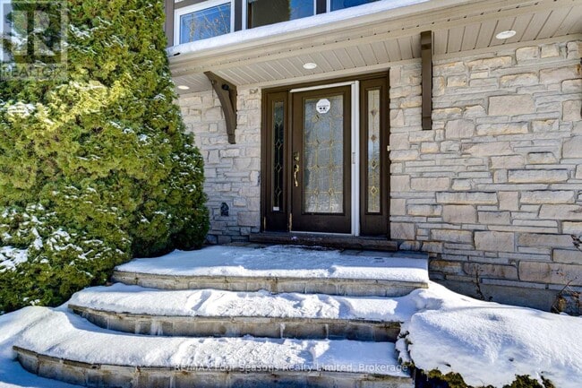 Building Photo - 265617 25 SIDE ROAD