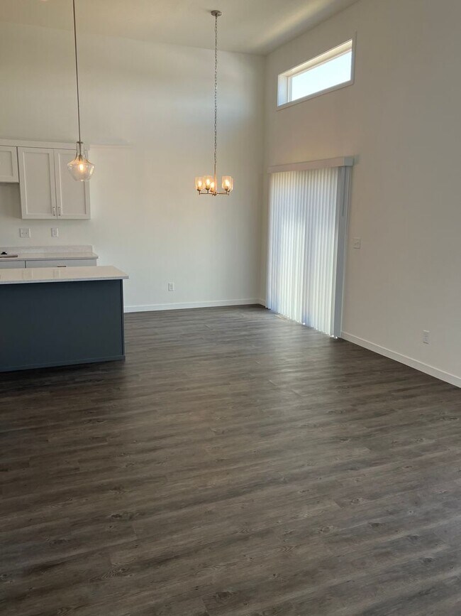 Foto del edificio - New 3 Bedroom/3 Bathroom Twin Home