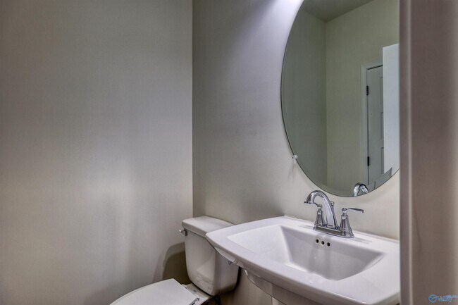 Foto del edificio - 115 Lincoln Gray Cir