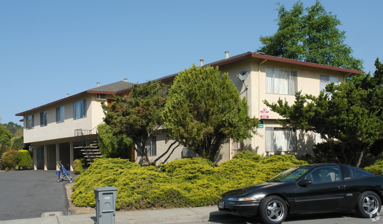 Primary Photo - 8247 Kelton Dr