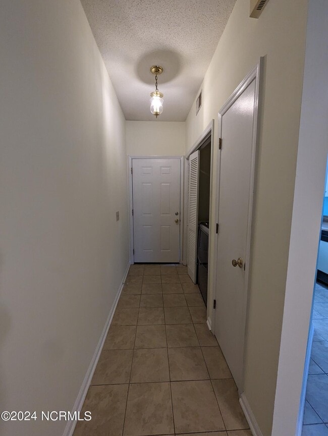 Building Photo - 4230 Wilshire Blvd