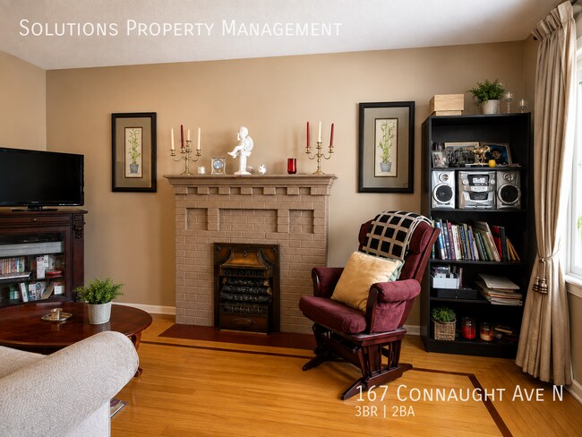 Photo du bâtiment - **Bright & Spacious 3-Bedroom Home with A/C, Laundry & Parking**