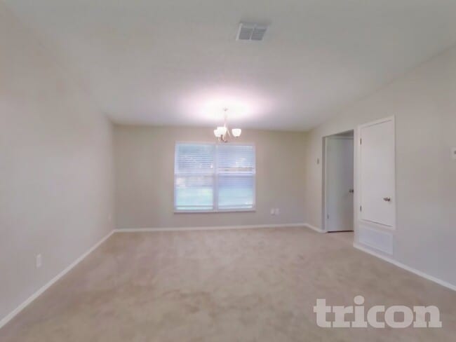 Foto del edificio - 1641 Rhonda Dr
