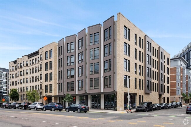 Building Photo - 83 Beacon St