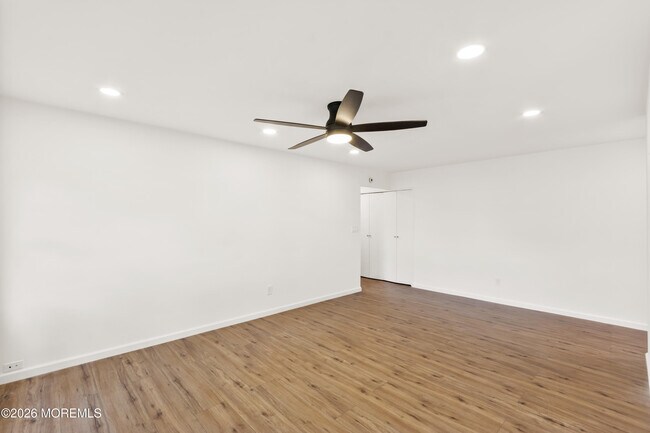 Building Photo - 70 Stonehurst Blvd