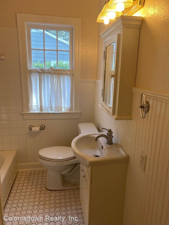 Building Photo - 2 br, 1 bath House - 201 Hillside Ave