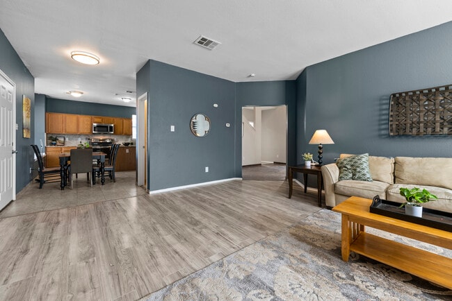 Building Photo - 415 Canary LaneBEDROOM 2E - 723726