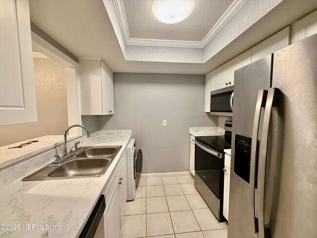 Foto del edificio - 3919 Bell Tower Dr