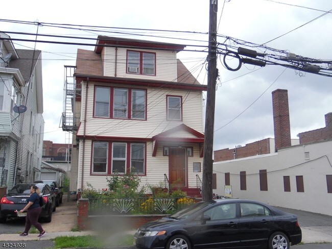 Foto del edificio - 711 Pennington St