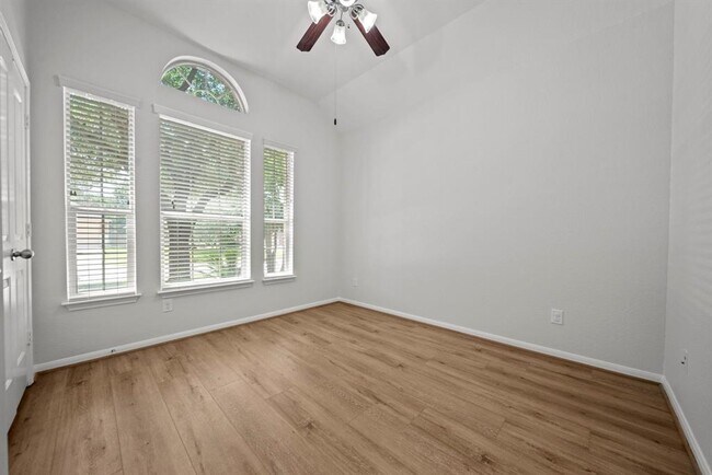 Foto del edificio - 1055 Forest Haven Ct