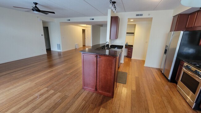 Building Photo - 425 Benjamin Dr