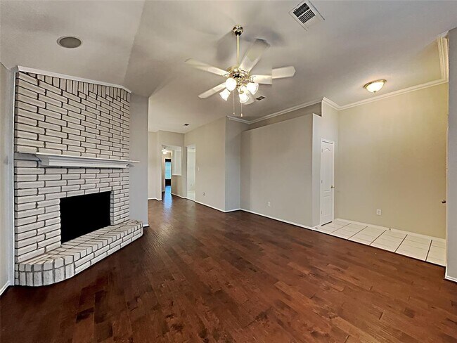 Building Photo - 409 Leisure Dr