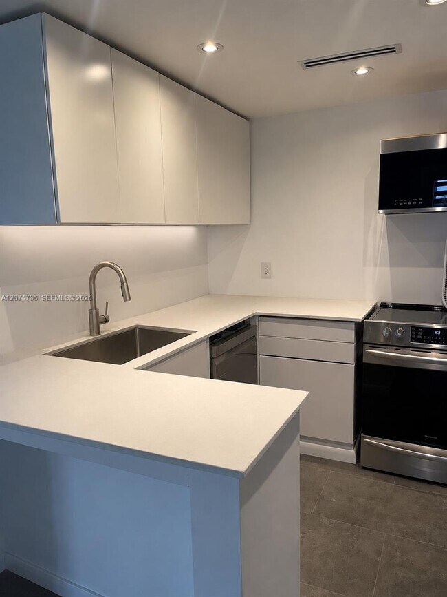 Foto del edificio - 3545 NE 167th St