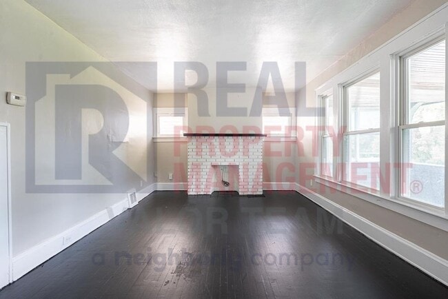 Building Photo - 15714 Huntmere Ave