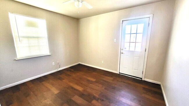 Building Photo - 4012 Pleasant