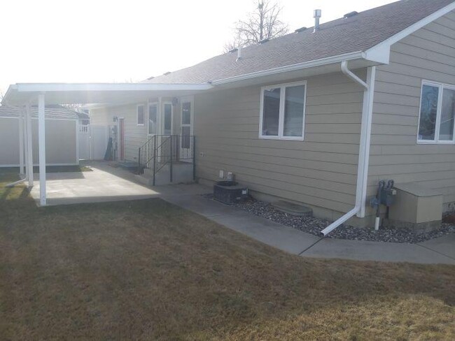 Building Photo - 5 bedroom in Billings MT 59102