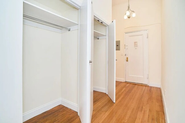 Building Photo - 235 E 14th St